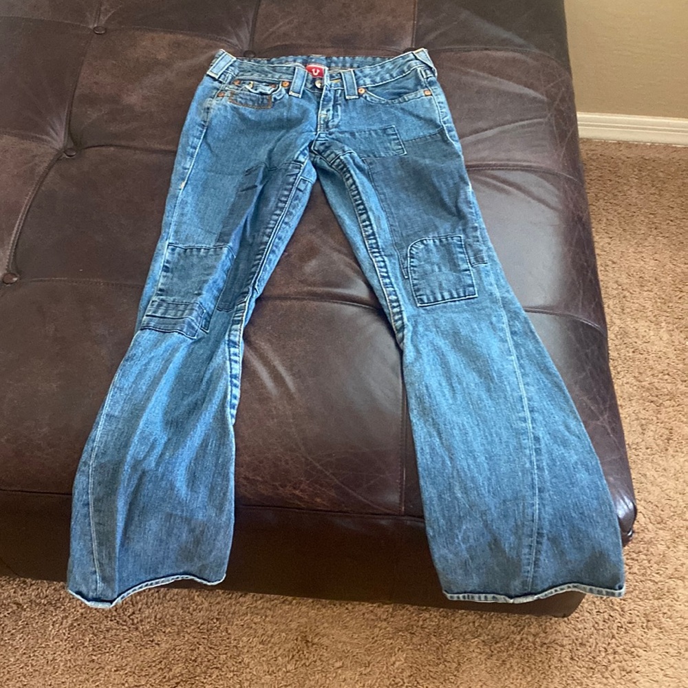 Like new, True Religion patch style jeans, size 26